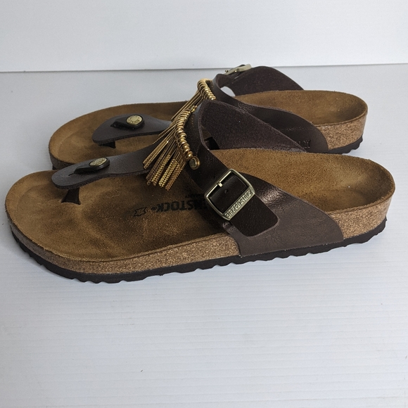 Birkenstock Gizeh design shoes gold tone metal fringe - Picture 7 of 8